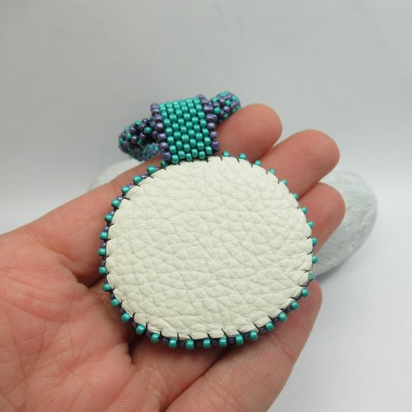 Hand embroidered Dichroic Cabochon necklace - Picture 3 of 13